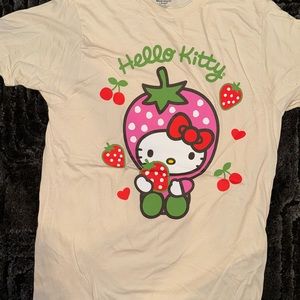New Hello Kitty strawberry graphic tee Tshirt kawaii M